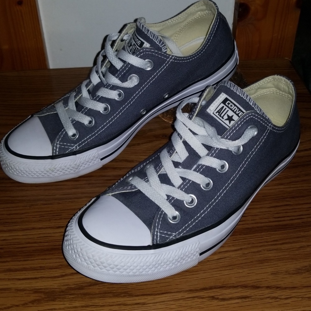 Like New Converse All Star Low top shoes-Gray